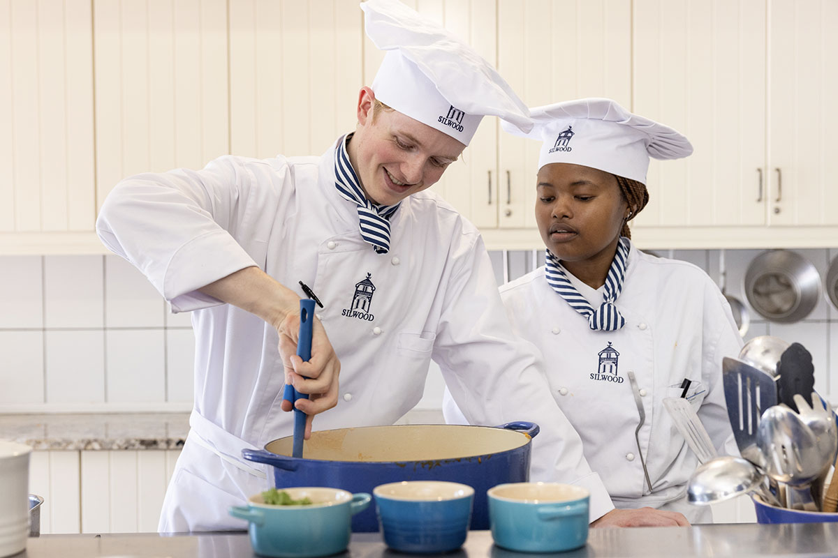 silwood-students-cooking