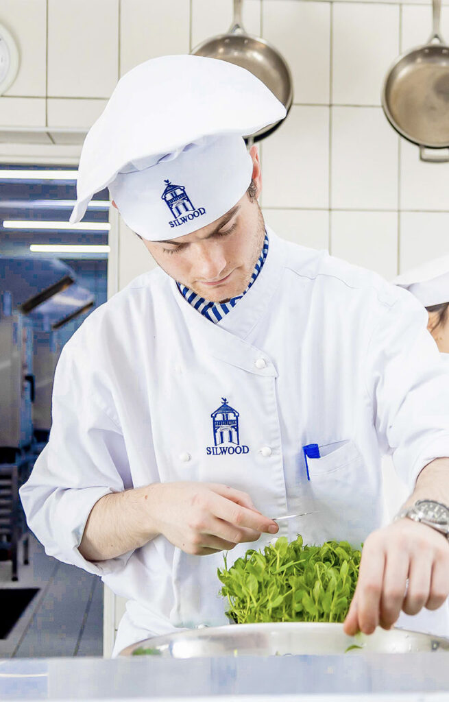 Commis-Chef-Course-Chef-Cooking