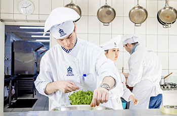 Silwood-Commis-Chef-Course-students-in-class